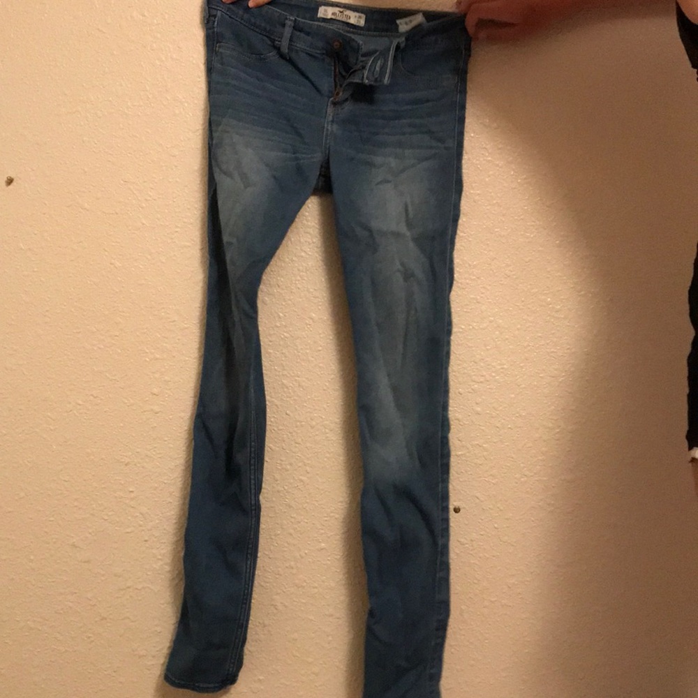 Light wash hollister skinny jeans